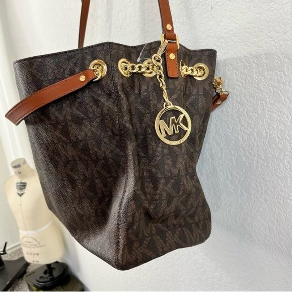 MK Michael Kors Monogram Jet Set XL Chain Dual Strap Bag - Picture 3 of 12